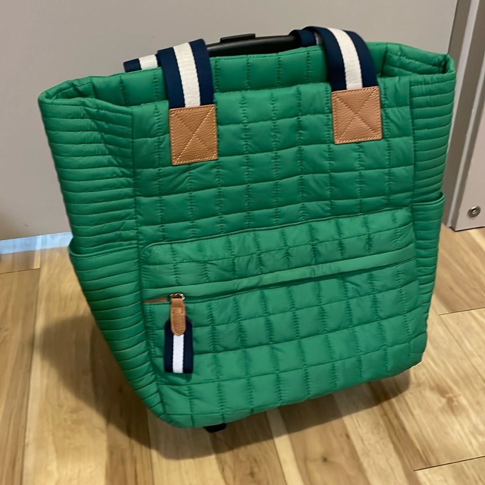 Ezra Quilted Nylon Roller